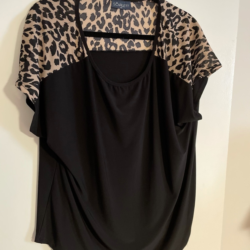 NWOT! Stretchy Black Leopard Top